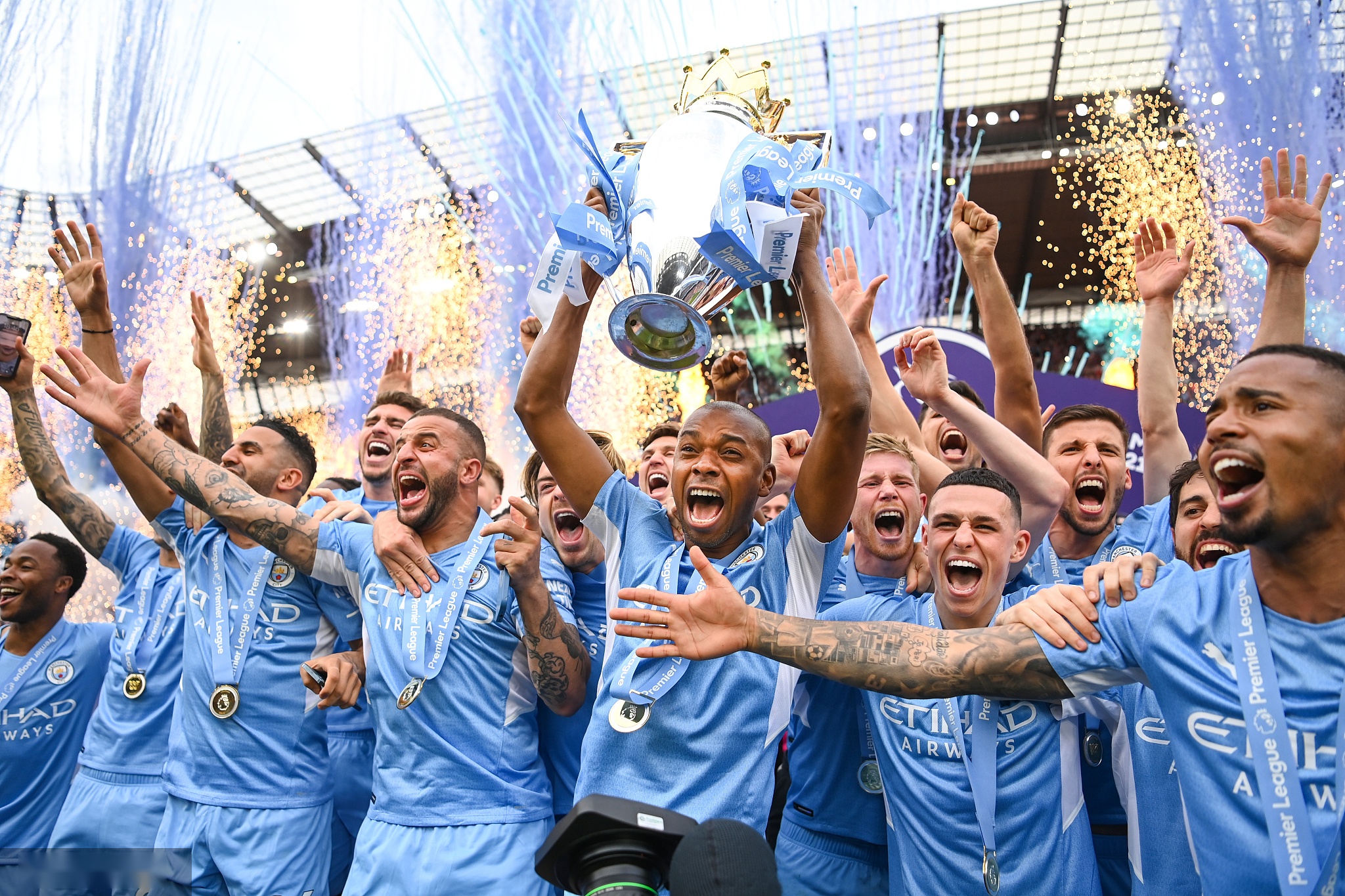 巴萨防守球 巴萨防守球